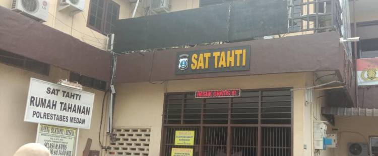 Polwan Ditikam dan Digigit Tahanan Narkoba