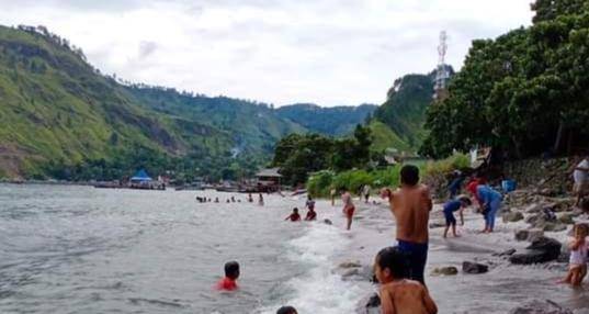 Libur Nataru 2021, Pengunjung Kota Wisata Parapat Ramai 