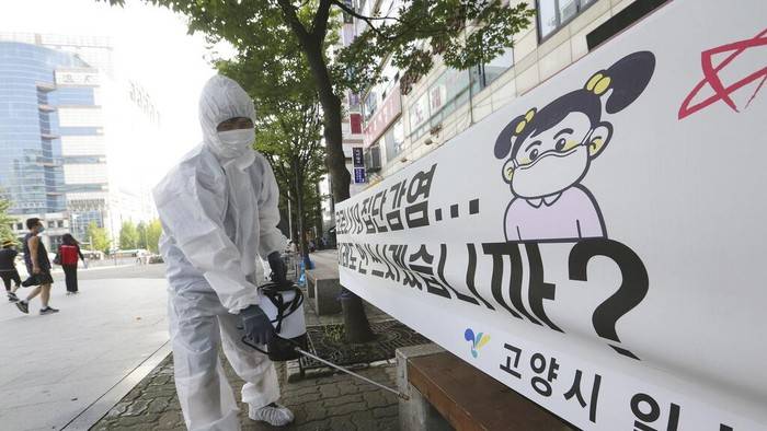 Corona Melonjak, Korea Selatan Larang Pertemuan Lebih dari 4 Orang