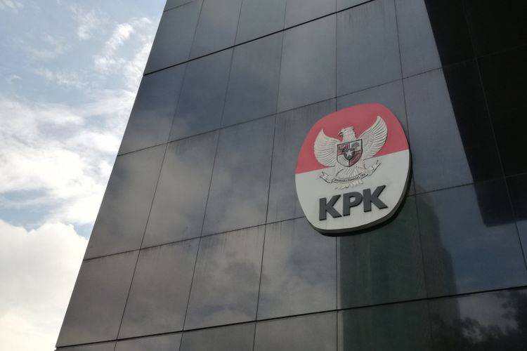 KPK Sita Satu Mobil dari Anak Bupati Labura