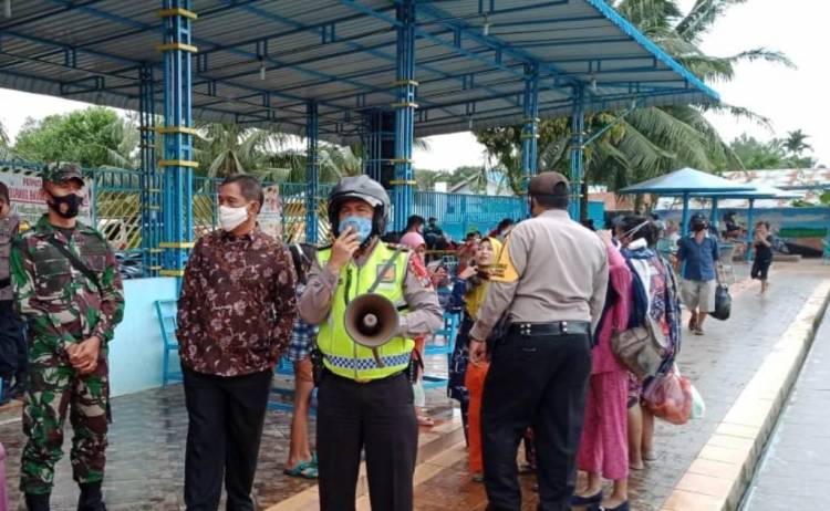 Berkerumun Libur Tahun Baru di 2 Kolam Renang Tanjungmorawa, Dibubarkan