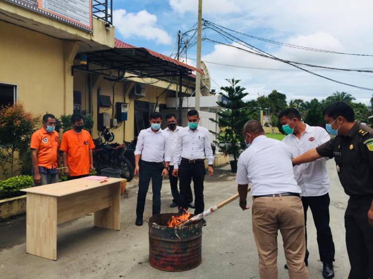 Sat Res Narkoba Polres Sergai Musnahkan 12,86 Kg Ganja Kering