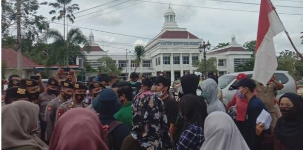 Tuntut Pencairan Beasiswa, Aksi Mahasiswa Labuhanbatu Dibubarkan Polis i