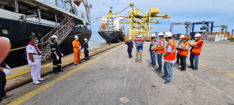 MV Daya Maju, Kapal Perdana 2021 Sandar di Dermaga Internasional TPK Belawan
