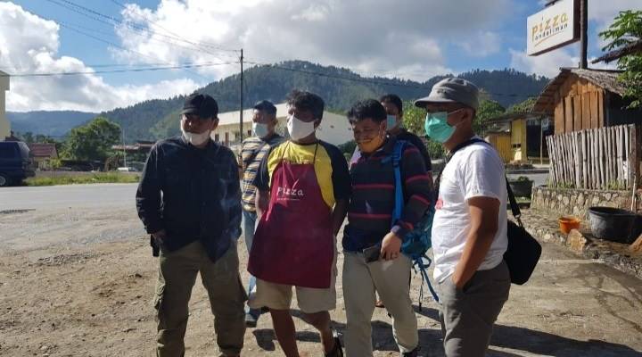 Tim Intelijen Kejati Sumut Amankan Terpidana Penistaan dari Balige ke Samosir