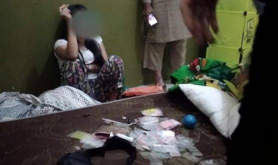 Kos-kosan di Jalan Datuk Kabu Digerebek Warga, Seorang Wanita dan 2 Paket Sabu Diamankan