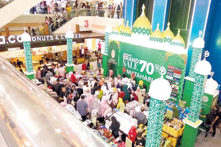 Tiga Hari Awal Tahun 2021 Pusat Perbelanjaan di Medan Ramai