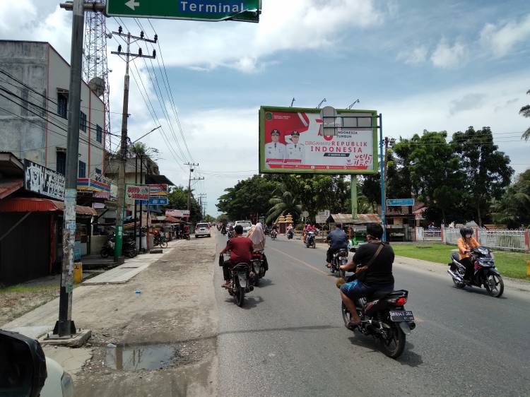 Traffic Light Minim, Arus Lalulintas Semrawut di Labura