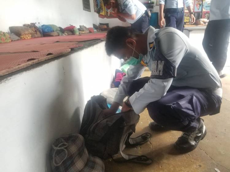 Cegah Ganguan Kamtib, Petugas Lapas Tebingtinggi Periksa Hunian WBP