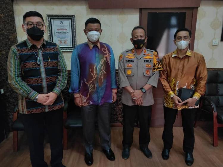 Konjen Malaysia dan Timor Leste Salurkan Bantuan ke Masyarakat Terdampak Covid-19