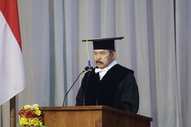 Terapkan Keadilan Restoratif, Unsoed Anugerahi Sanitiar Burhanuddin Gelar Profesor dan Guru Besar Tidak Tetap