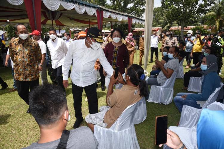 Gubernur Tinjau Pelaksanaan Vaksinasi di Kawasan Perkebunan Langkat