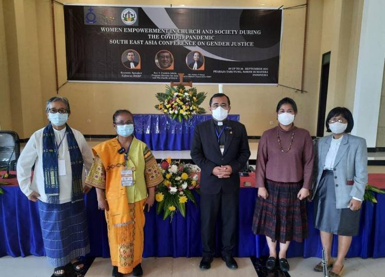 Ephorus HKBP Ajak Perempuan Gereja Manfaatkan Jejaring Digital Atasi Dampak Negatif Pandemi Covid-19