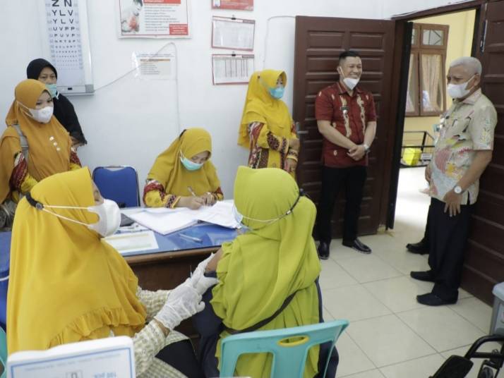 Bupati Asahan Tinjau Pelaksanaan Vaksinasi di Dua UPTD Puskesmas