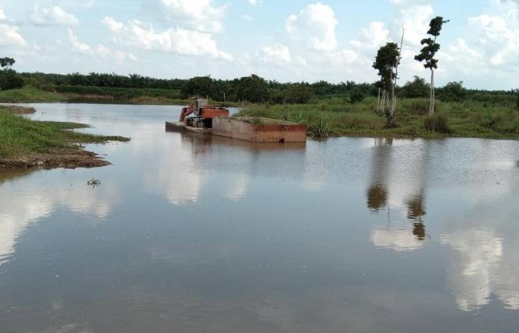 Alat Tangkap Ikan Rusak, Puluhan Nelayan Hentikan Alat Berat di Sungai Simagalam Labura