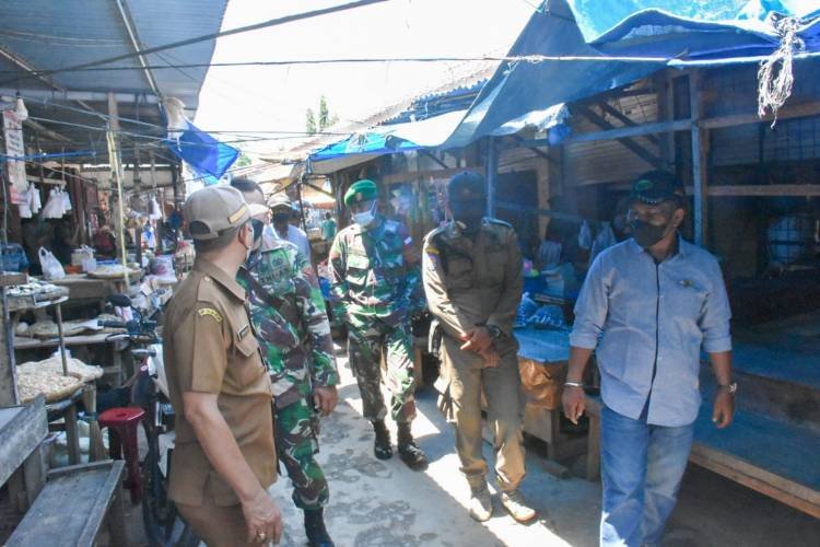 Cegah Penyebaran Covid-19, Tim Satgas Sosialisasi ke Pedagang