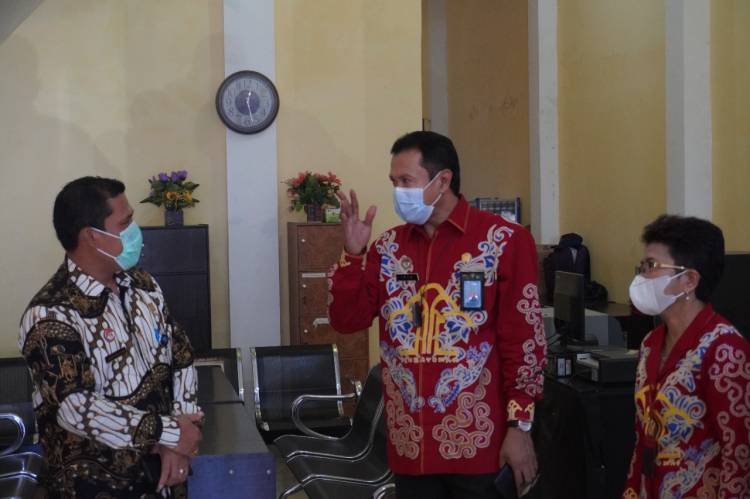 Kakan Imigrasi Sibolga Dampingi Kakanwil Kemenkumham Sumut Kunker  di Pulau Nias