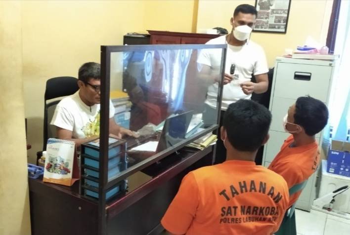 Polisi Anti Narkoba Dilempari Warga Labuhanbatu 