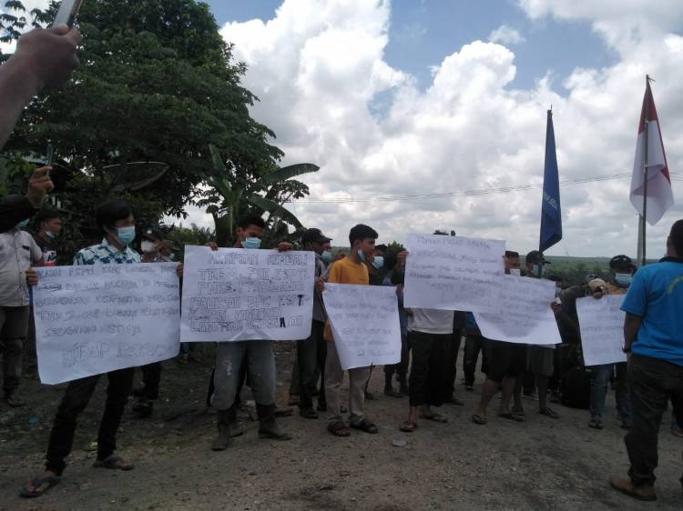 Ratusan Anggota PUK F SPTI TKBM Cindur Unjuk Rasa di PMKS PT Torganda