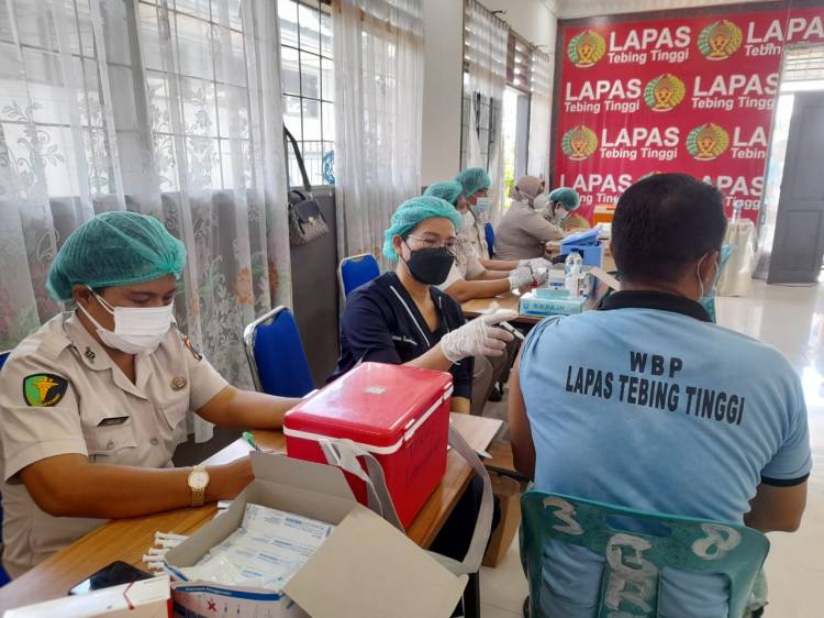 1.189 WBP Lapas Tebingtinggi Ikuti Vaksinasi Tahap 2