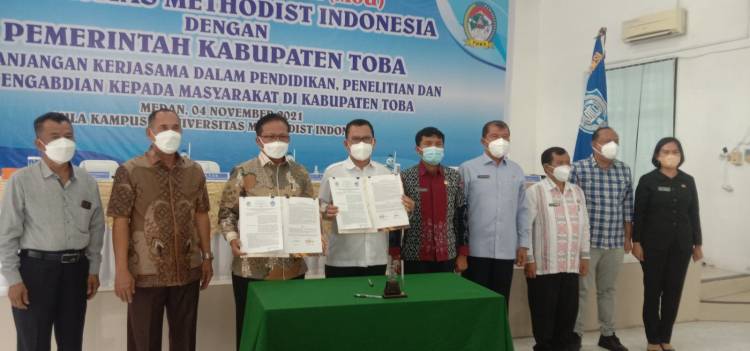 Teken MoU, UMI Perpanjang Kerja Sama dengan Pemkab Toba