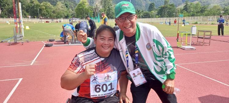 Peparnas Papua - Atletik Sumut Tambah Emas Lagi, Juliantik Persembahkan Medali untuk Ibu