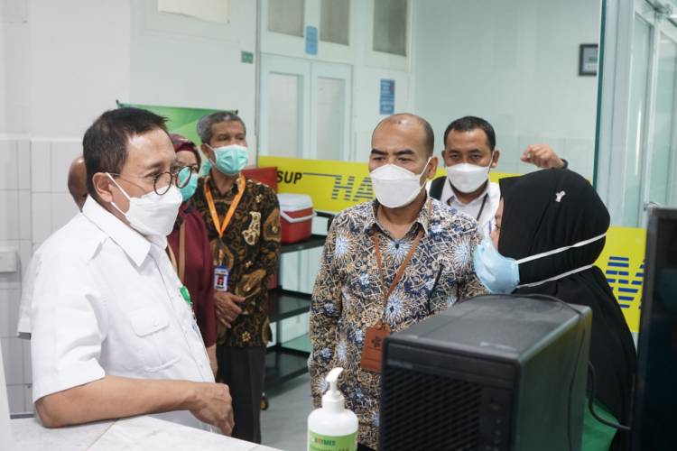 Dirjen Yankes Kemenkes RI Kunjungi RS Adam Malik