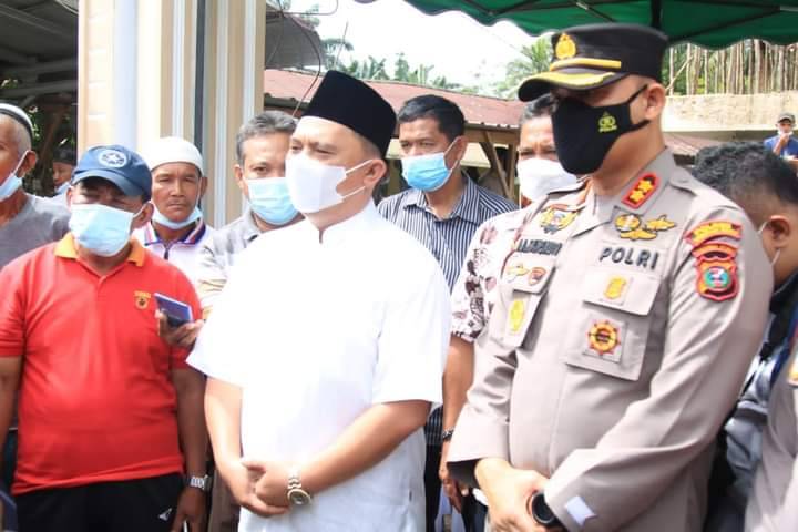Bupati dan Kapolres Labuhanbatu Pimpin Gotongroyong Pengecoran Mesjid Al-Ikhlas Sidorejo