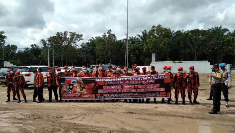 Massa PP Datangi Kantor DPRD Labura, Tuntut Junimart Girsang Minta Maaf