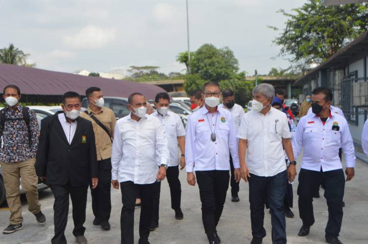 Edy Rahmayadi Tinjau GOR PBSI Sumut, Targetkan Emas di PON 2024