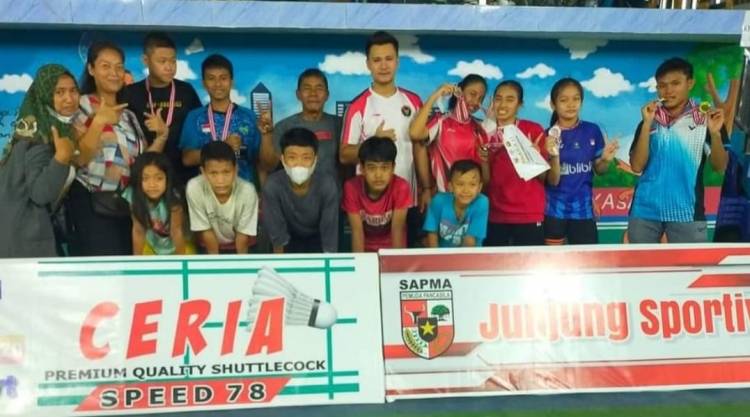 Pebulutangkis PB Sulhas Aekkanopan Raih 7 Gelar Juara di Jambi