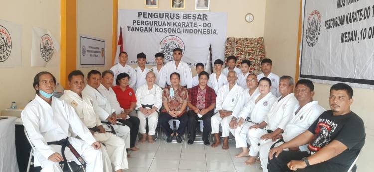 Sesepuh Tako dari Seluruh Indonesia Bicara Masa Depan Karateka Nusantara di Medan
