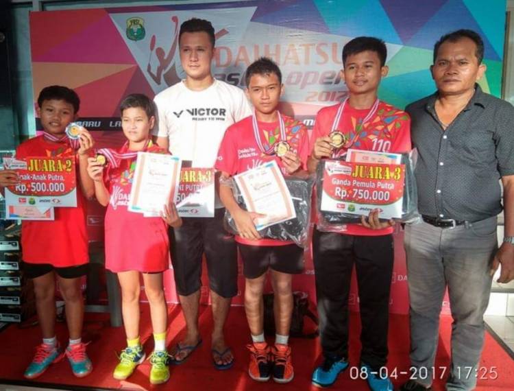 11 Pebulutangkis PB Sulhas Aekkanopan Ikut Kejuaraan di Jambi