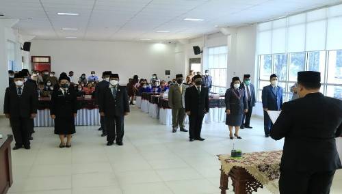 Bupati Samosir Lantik 14 Pejabat Eselon II