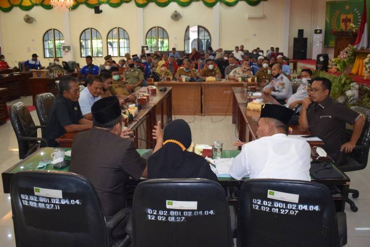 Pasar Pangkalan Brandan Semrawut dan Sangat Jorok, Puluhan Warga Mengadu ke DPRD
