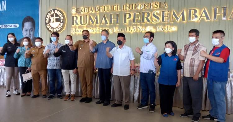 Yayasan BUMN Bersama YSKI Serahkan 6.000 Paket Tambahan Makanan Gizi bagi Warga Kota Medan