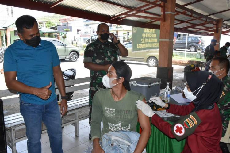 Danrem 023/KS Tinjau Vaksinasi di Wilayah Kodim 0211/TT