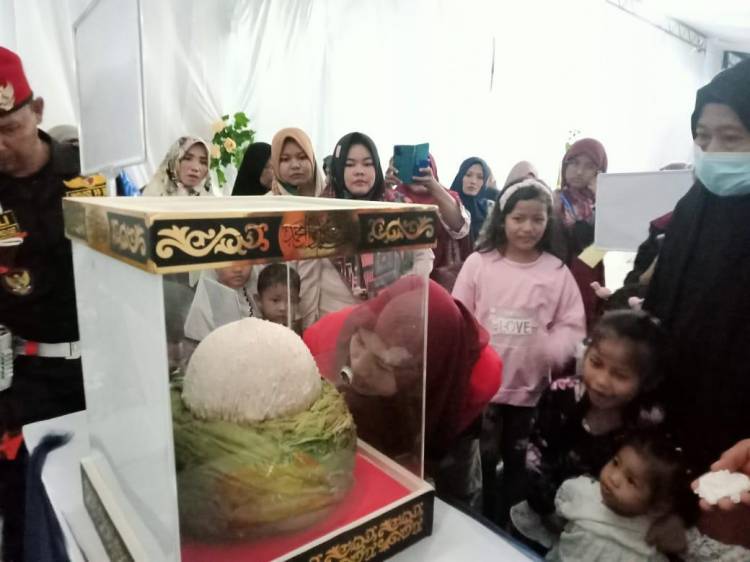 Masyarakat Antusias Kunjungi Pameran Artepak Nabi Muhammad SAW di Ujung Padang