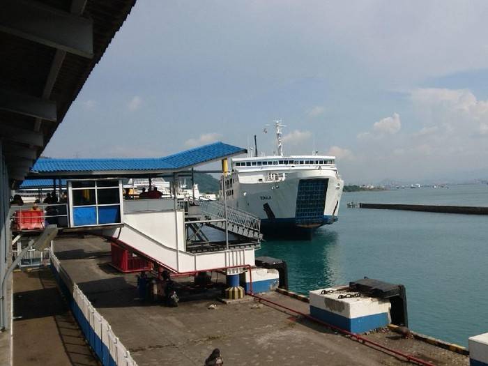 Rusak Dihantam Ombak, Dermaga Eksekutif Pelabuhan Merak Ditutup Sementara