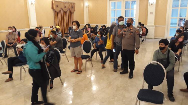 Kapolresta Deliserdang Tinjau Vaksinasi di Lubukpakam dan Tanjungmorawa