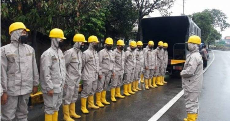 Polda Sumut Kerahkan Personel Bantu Warga Terdampak Banjir di Medan