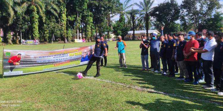 16 Tim Ikut Turnamen Sepak Bola Piala Pembina Umum Karang Taruna Labura