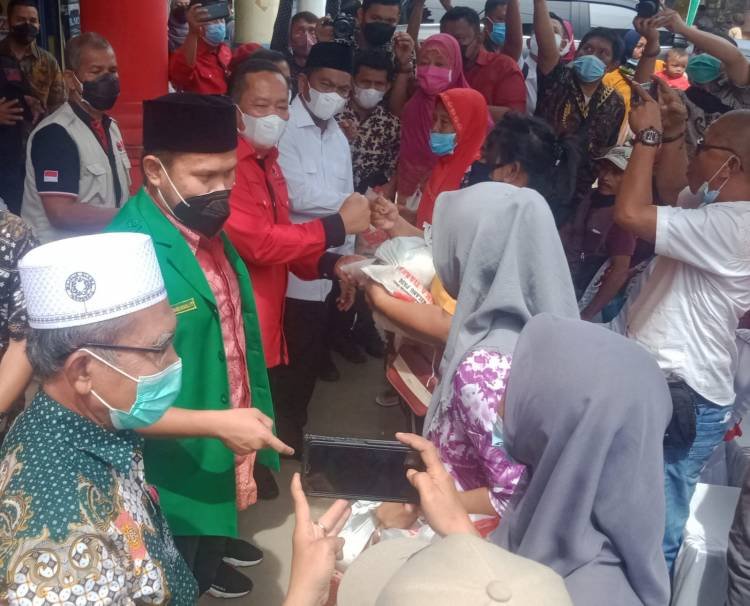 Peringati HUT ke-49, PDIP Sumut Gelar Bakti Sosial di Sergai