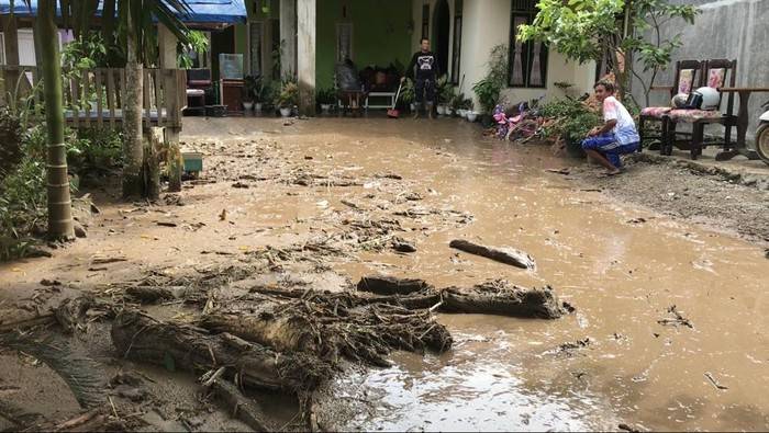 Banjir Bandang Terjang Pasaman Barat Usai Gempa M 6,1