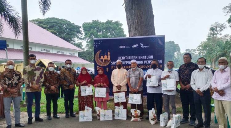 PTPN II Beri Bantuan Paket Lebaran kepada Pensiunan dan Kaum Dhuafa