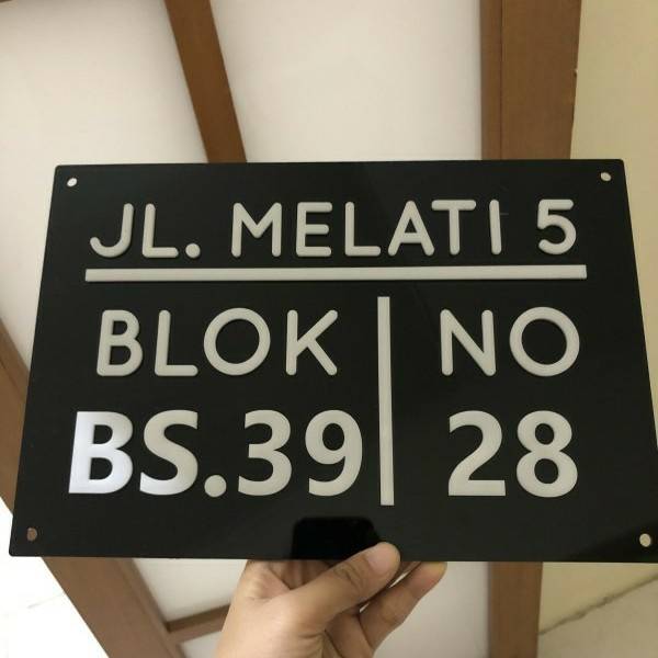 Wabup Sergai Apresiasi Pemdes Melati II Pasang Plank Nomor Rumah Warga