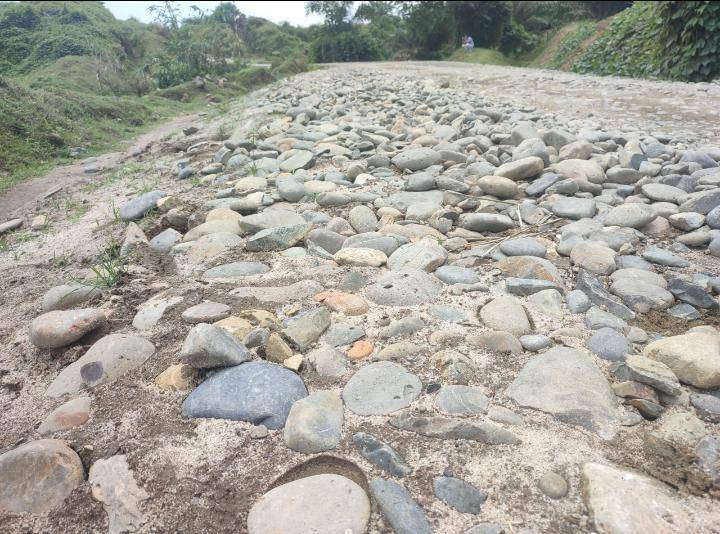 APK Minta Kontraktor Tuntaskan Proyek Pengerasan Jalan Afdeling III Bahjambi