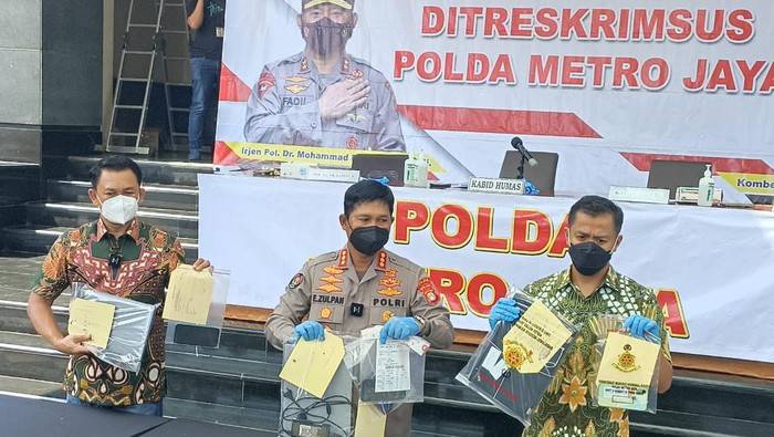 Kominfo Blokir 58 Aplikasi Pinjol Ilegal, Kerugian Rp2,5 M 