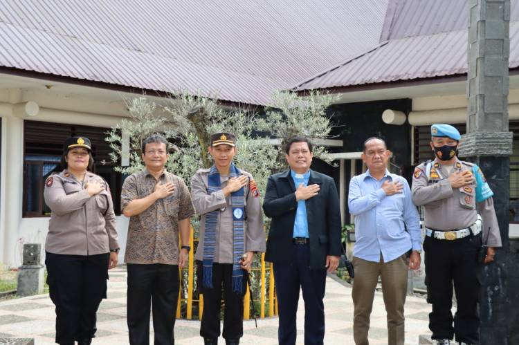 Jalin Silaturahmi, Kapolres Pematangsiantar Temui Ephorus GKPS