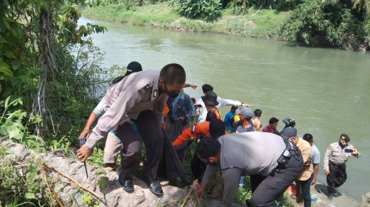 Hari ke-3 Pencarian, Jenazah Bocah Korban Hanyut di Sungai Bingai Ditemukan